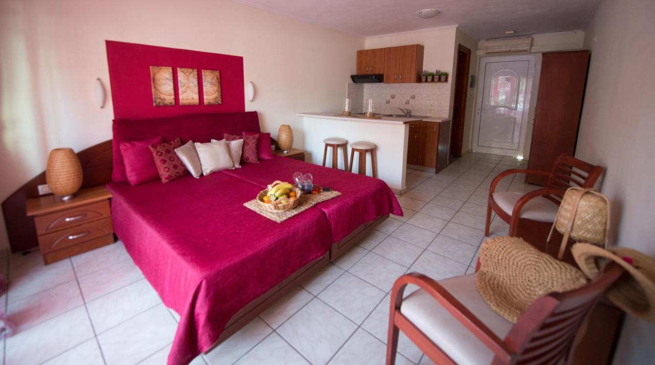 Damia Hotel Apts Сидари Екстериор снимка