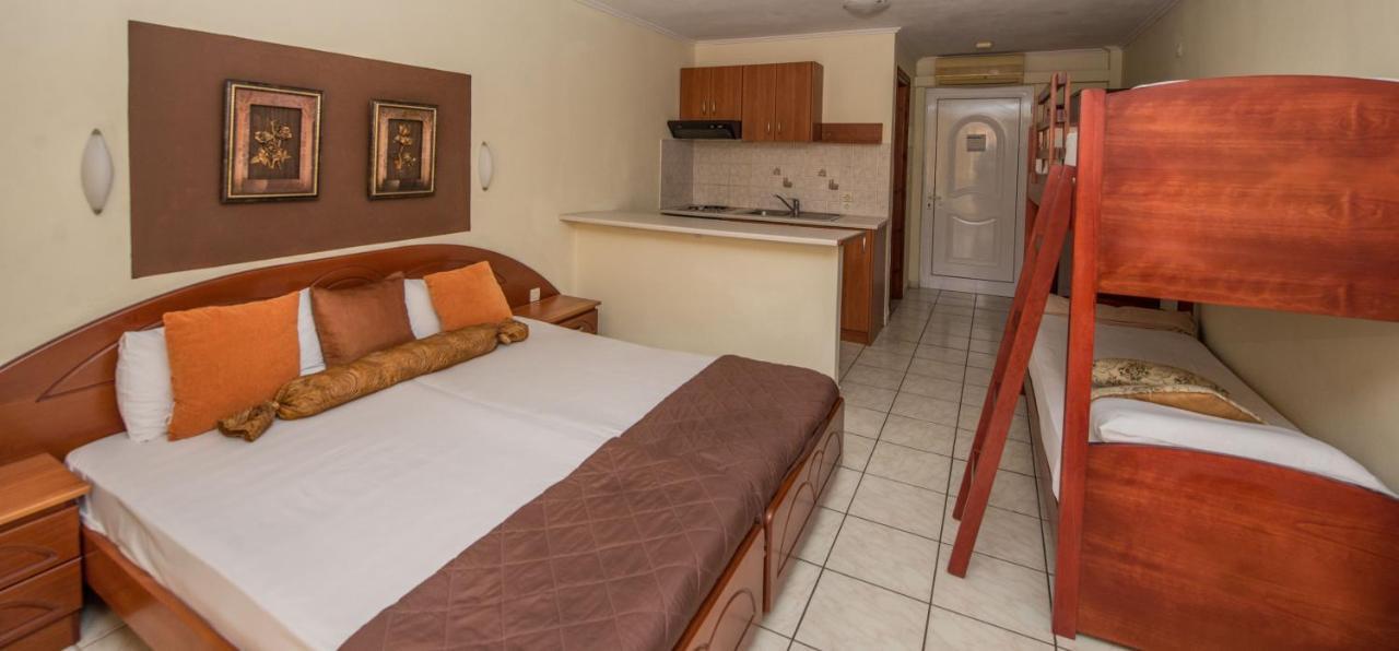 Damia Hotel Apts Сидари Екстериор снимка