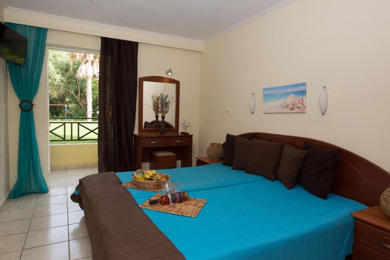 Damia Hotel Apts Сидари Екстериор снимка