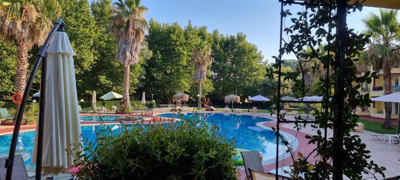 Damia Hotel Apts Сидари Екстериор снимка