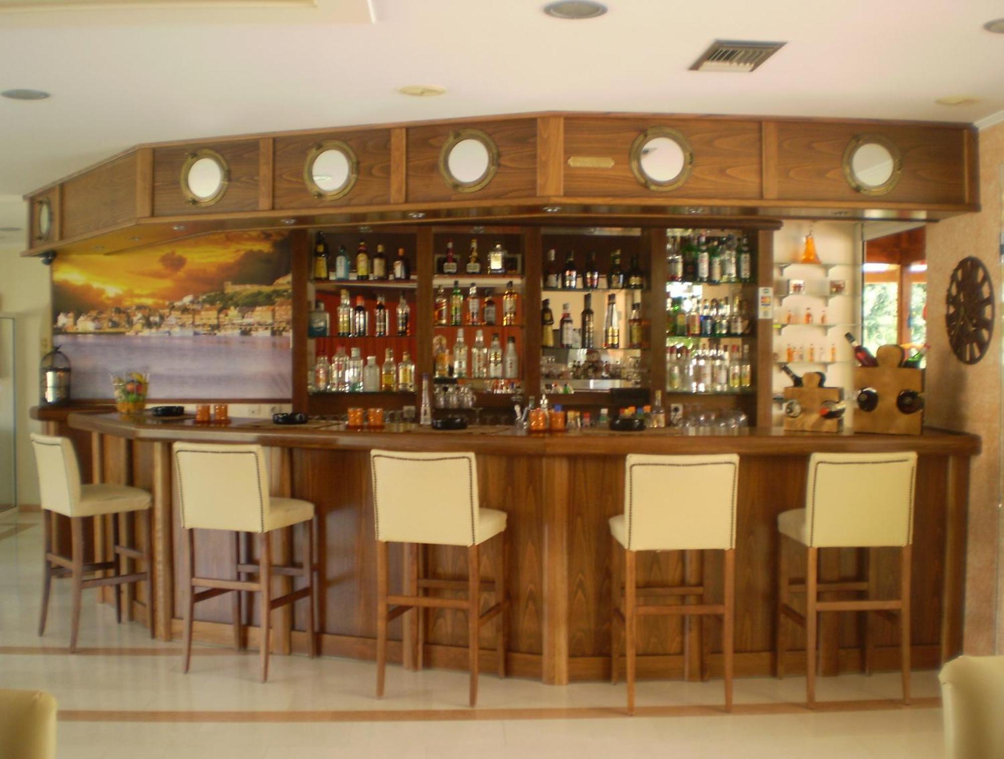 Damia Hotel Apts Сидари Екстериор снимка