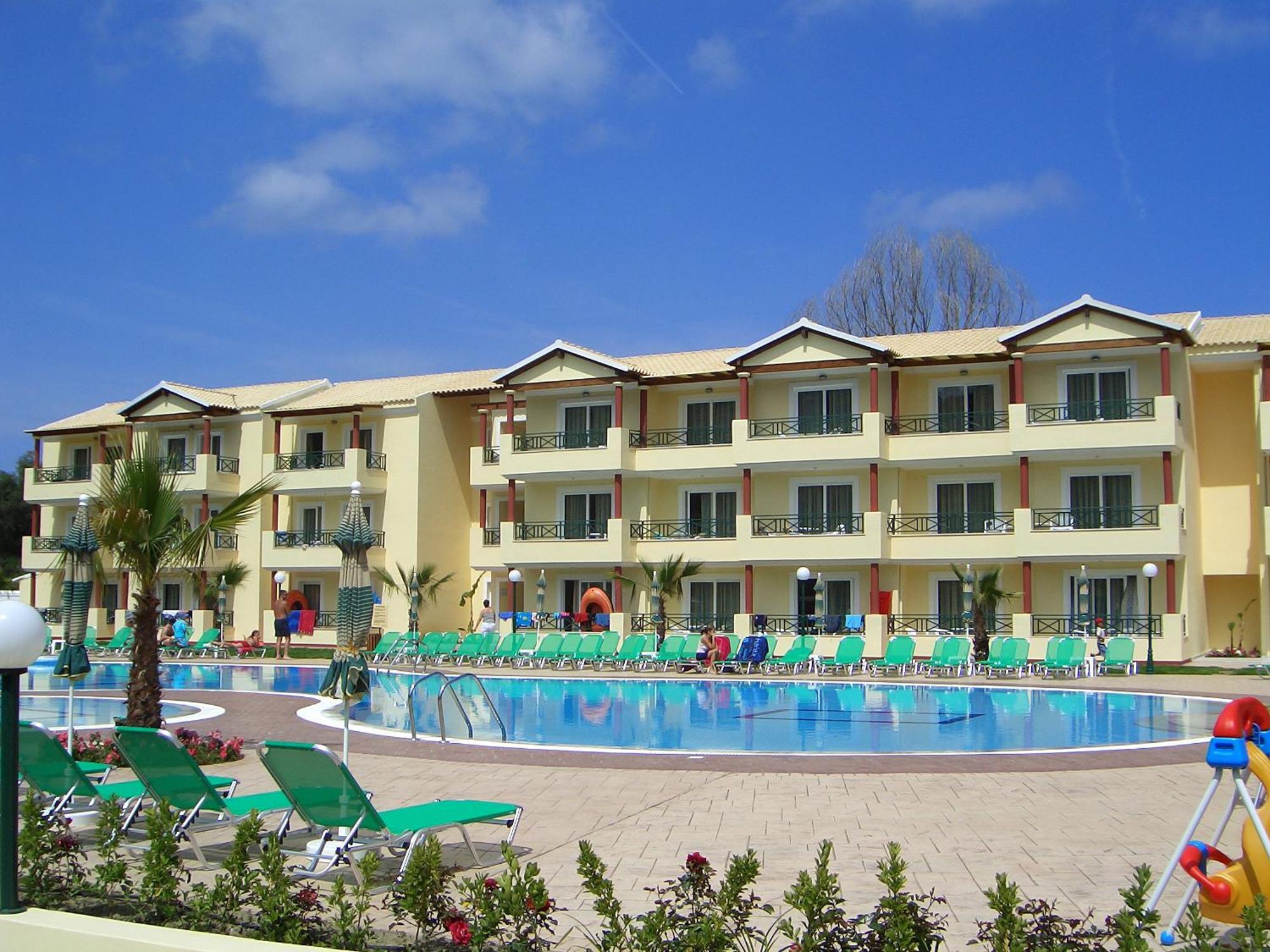 Damia Hotel Apts Сидари Екстериор снимка