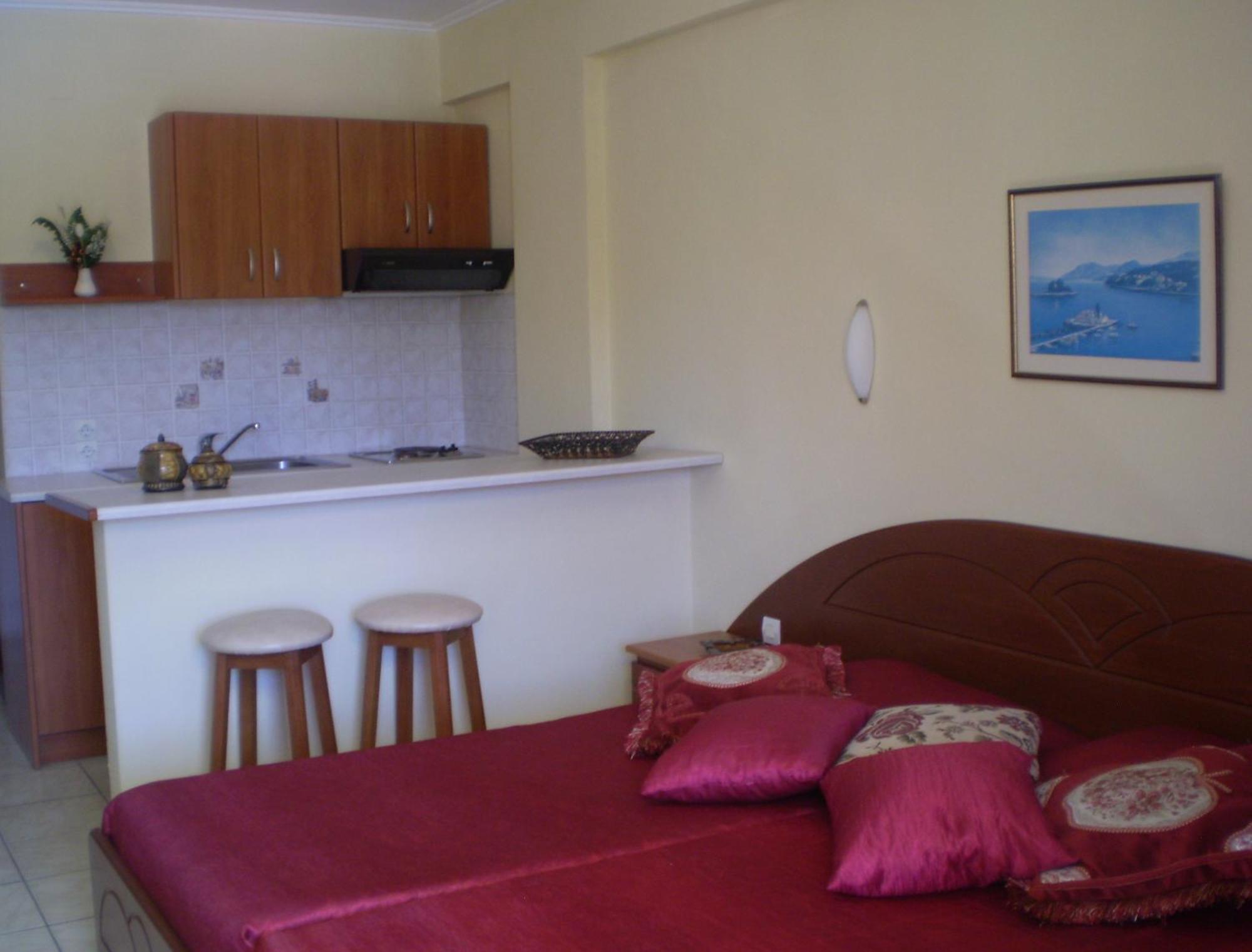 Damia Hotel Apts Сидари Екстериор снимка