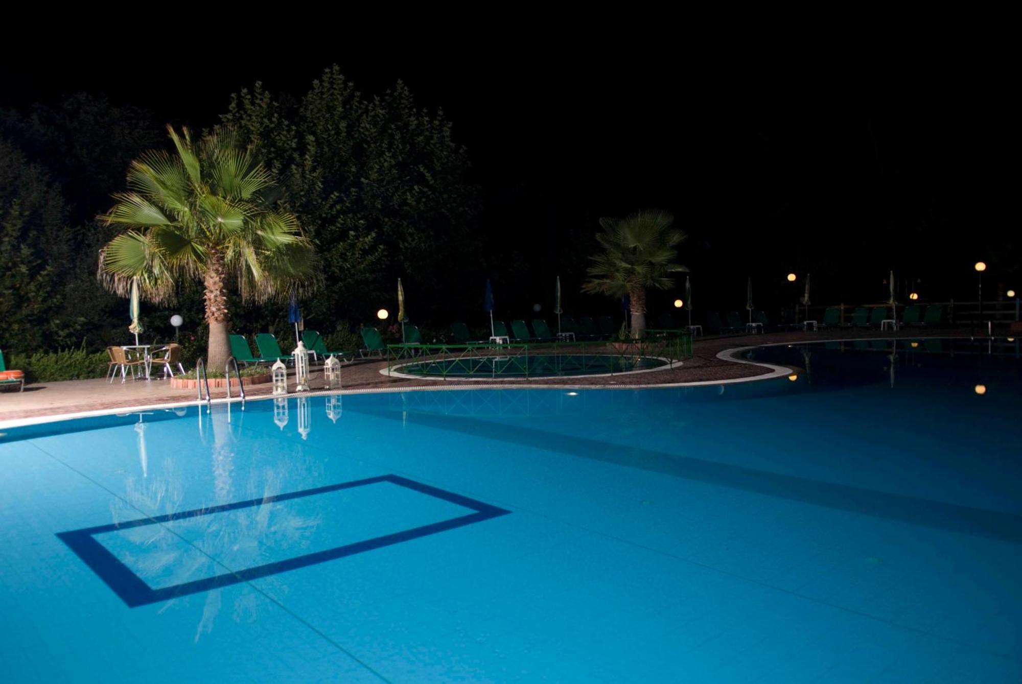 Damia Hotel Apts Сидари Екстериор снимка